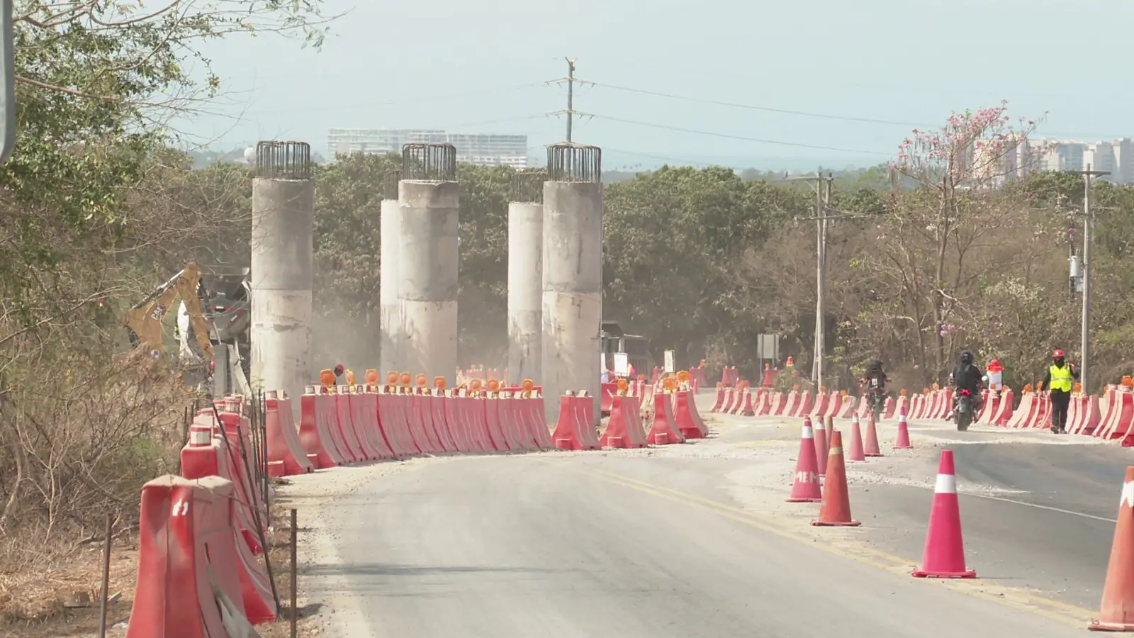 Obra en Libramiento La Cruz de Huanacaxtle