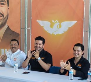 Raúl de los Santos de MC arrancó campaña por alcaldía de Bahía