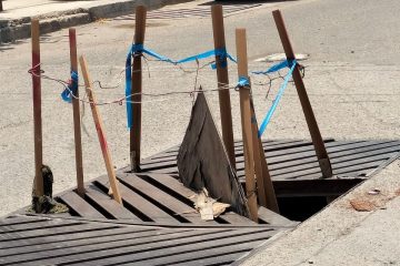 Tablas de madera en Boca de tormenta