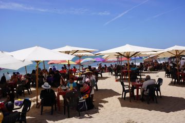 Turistas en playas de Vallarta