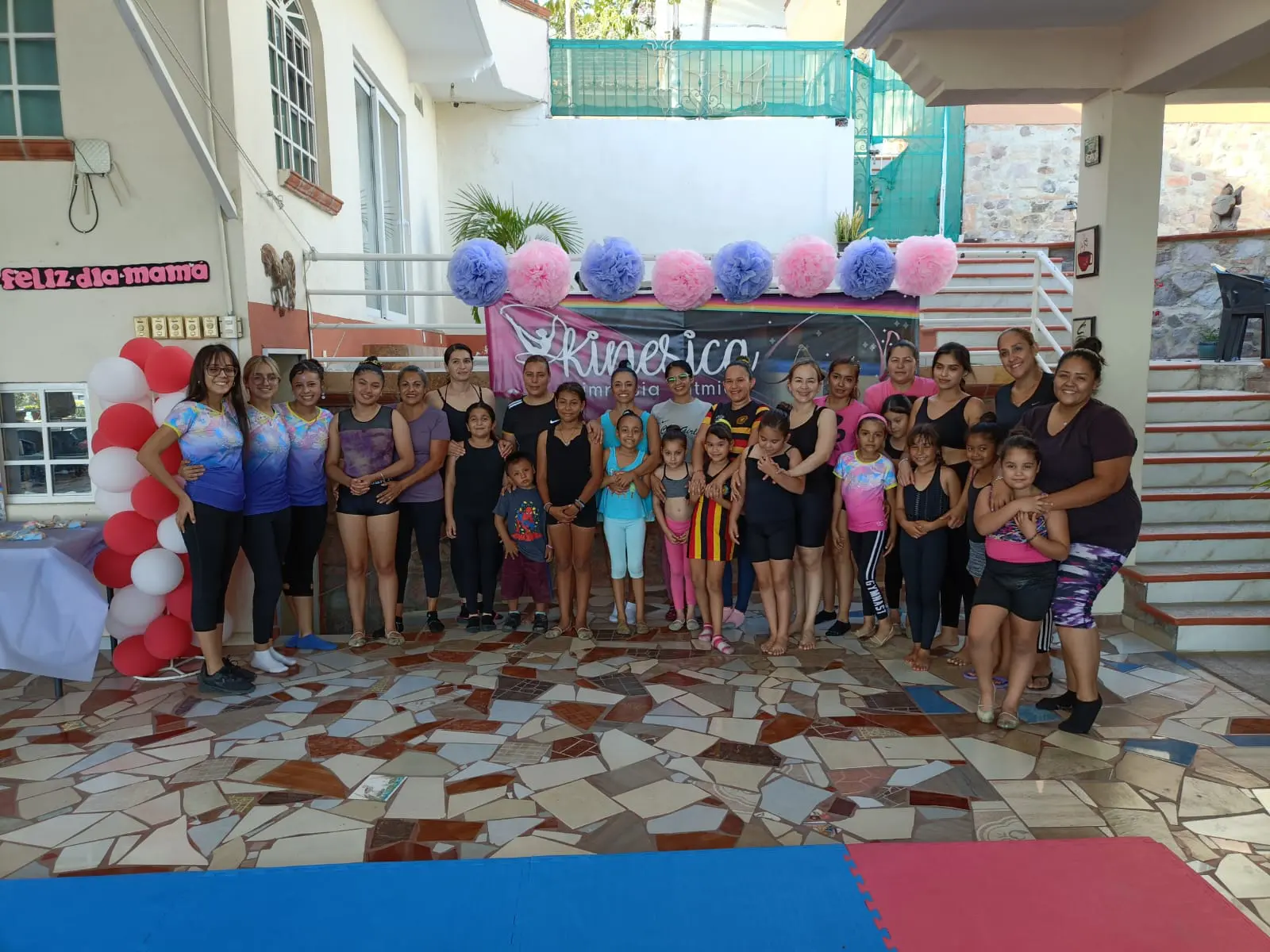 Día de las Madres, fecha obligada para celebrar a la reina del hogar