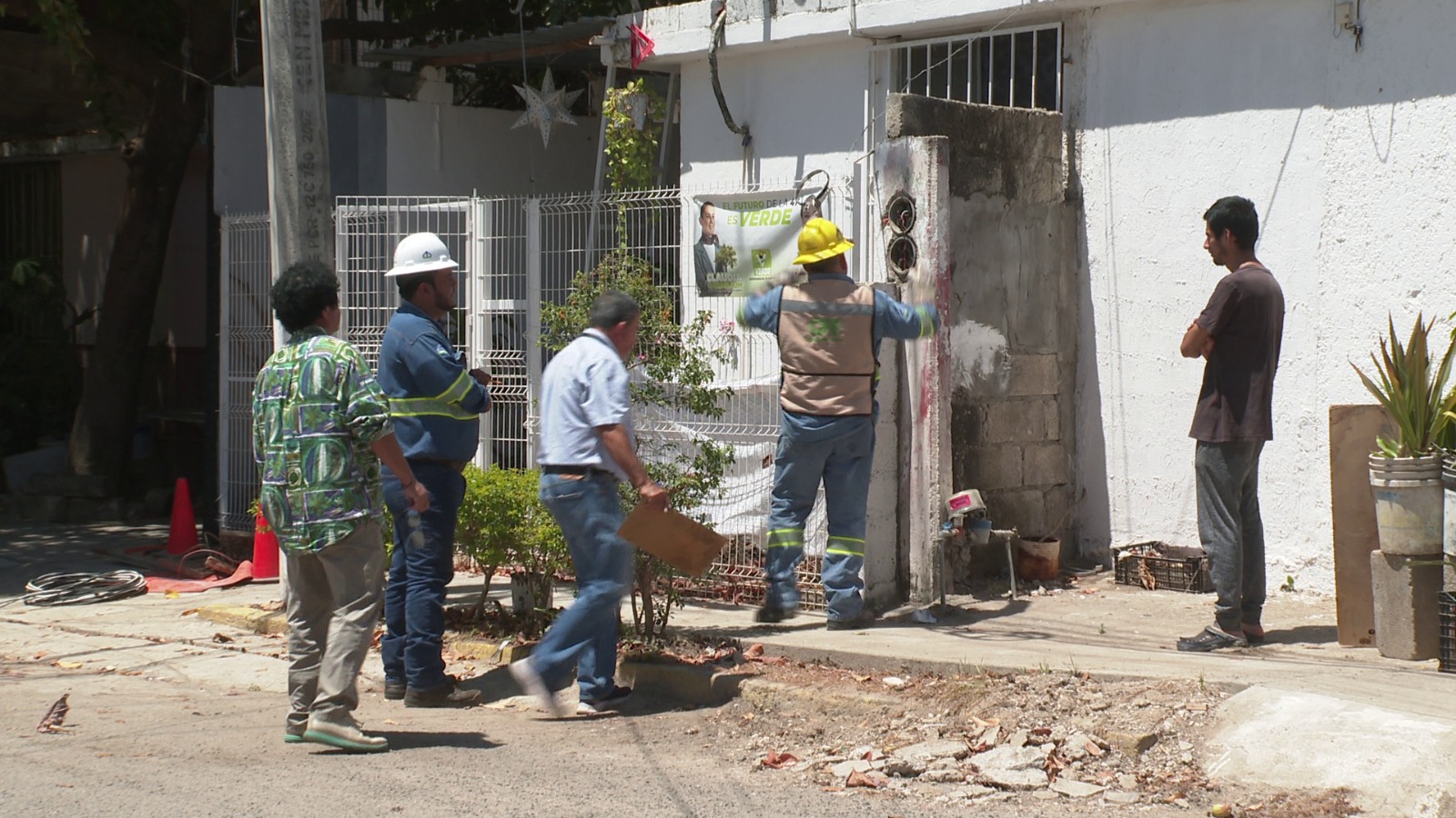 Gandalla vecino de San José se roba la luz; afecta a vecinos y niega pagar multa de la CFE