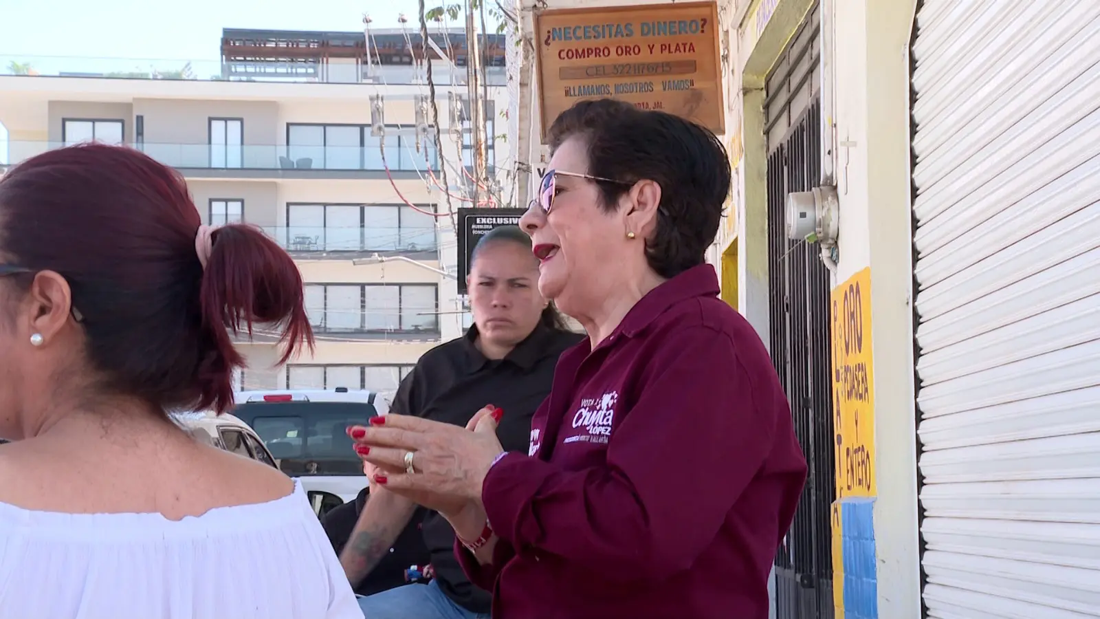 Vecinos cierran calle San Salvador y exigen pavimentación