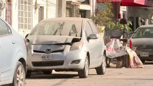 Cada día más autos abandonados en calles de la colonia 5 de Diciembre