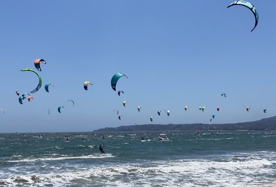 Bahía de Banderas recibe a los mejores del kiteboarding