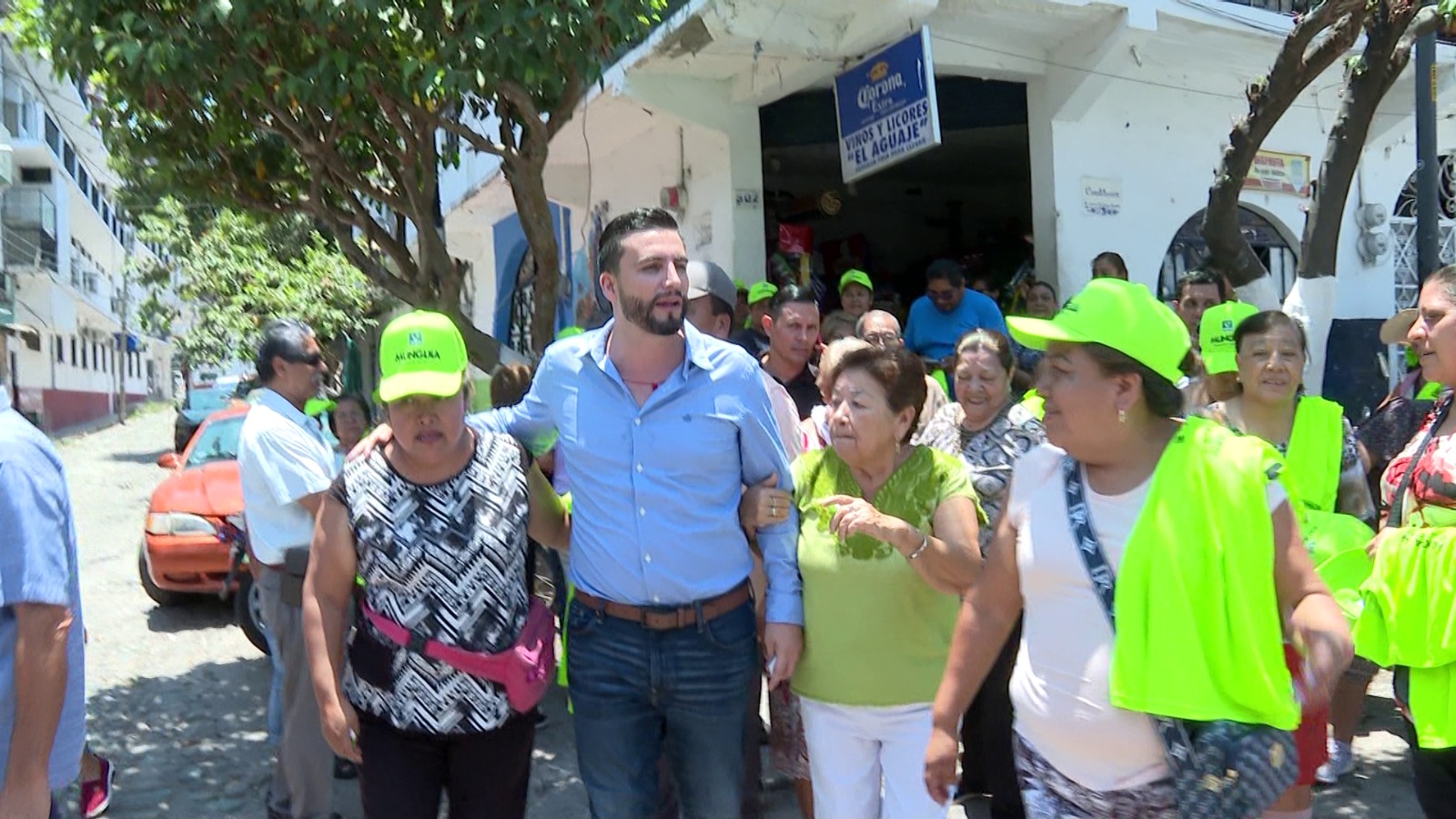 Munguía recibido por vecinos de la Emiliano Zapata; exponen abandono del gobierno