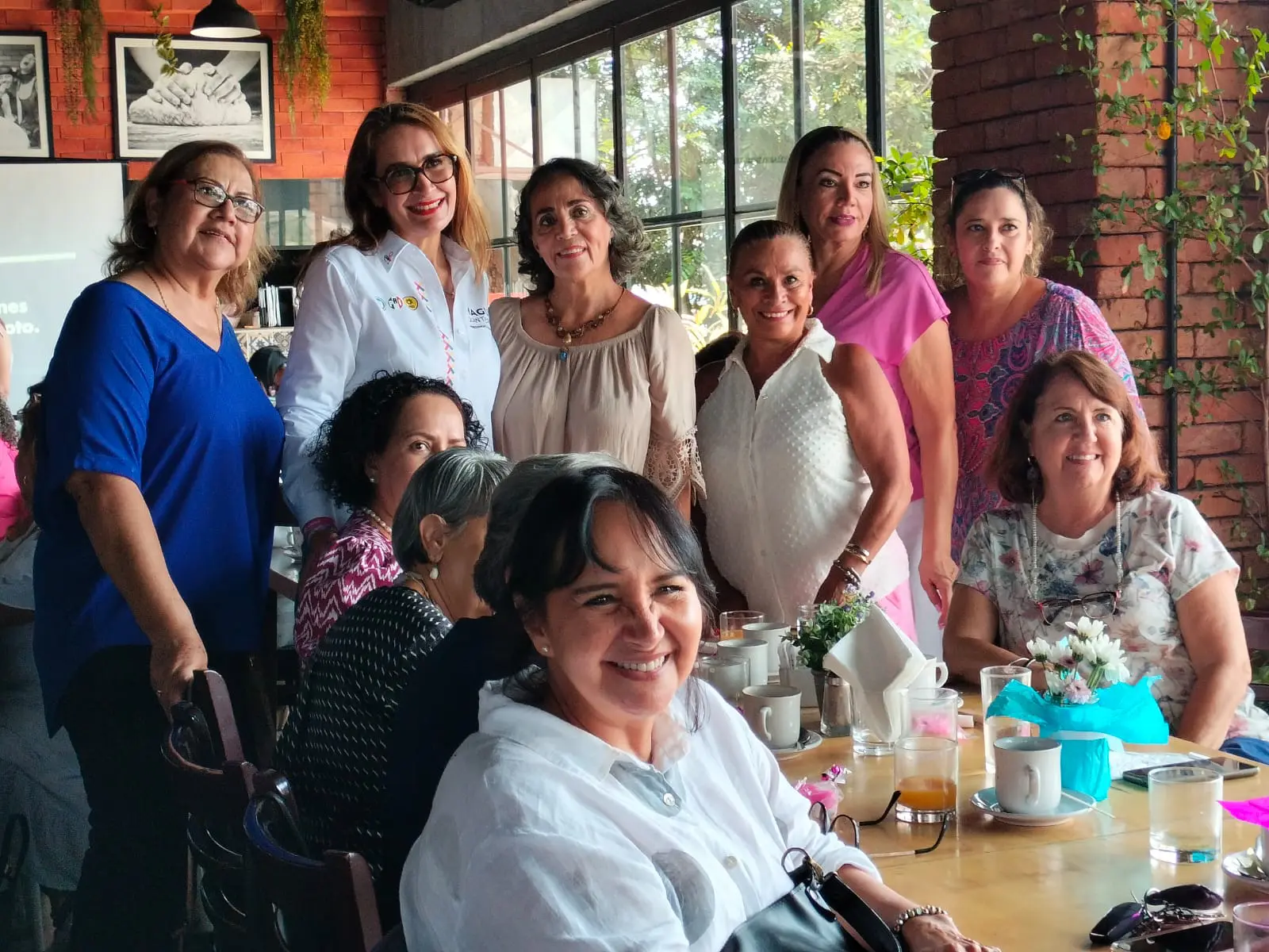Eva Contreras encabeza reunión con candidatos de "Fuerza y Corazón por México"