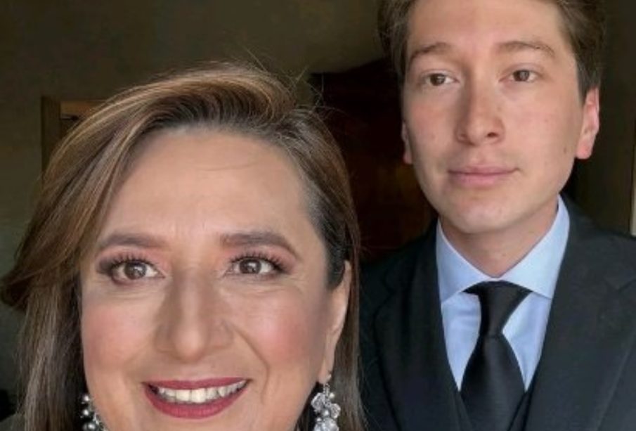 Xóchitl Gálvez y su hijo.