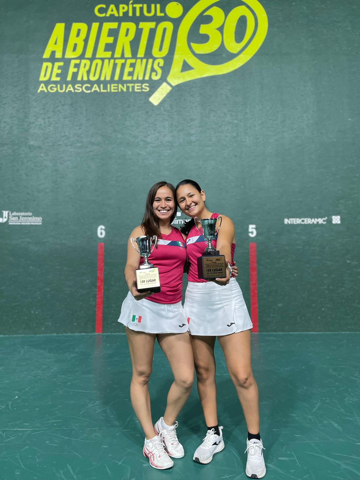 Ximena Plácito y Laura Puentes campeonas Abierto Internacional de Frontenis