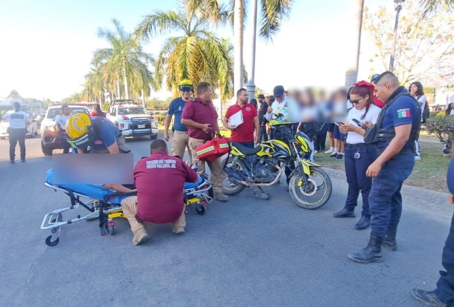 Auxilian a estudiante atropellado en Vallarta