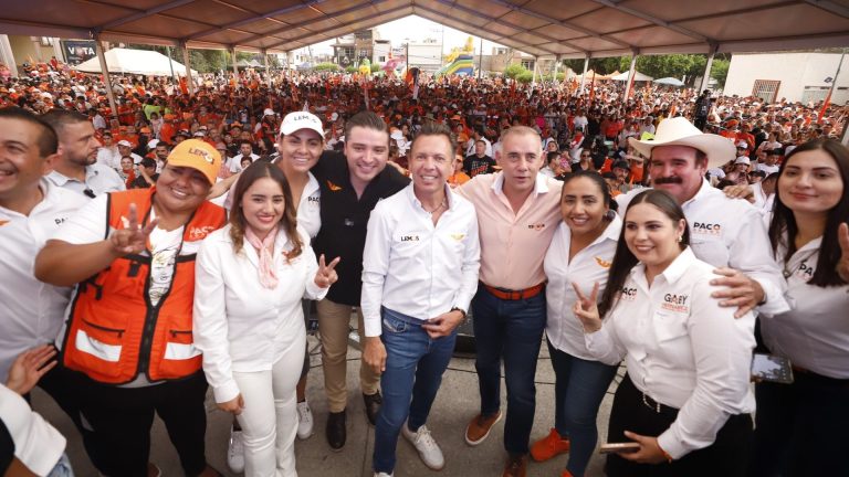 Con un llamado al voto naranja parejo, acuden Pablo Lemus