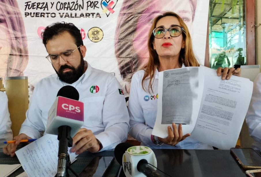 Candidata del PRI PAN PRD en rueda de prensa