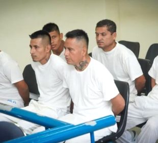 Mexicanos son detenidos en El Salvador