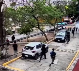 Muere estudiante de la FES Acatlán tras caer de un puente durante riña de porros en CCH Naucalpan