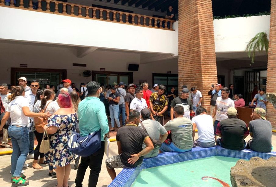 Trabajadores del Ayuntamiento de Vallarta