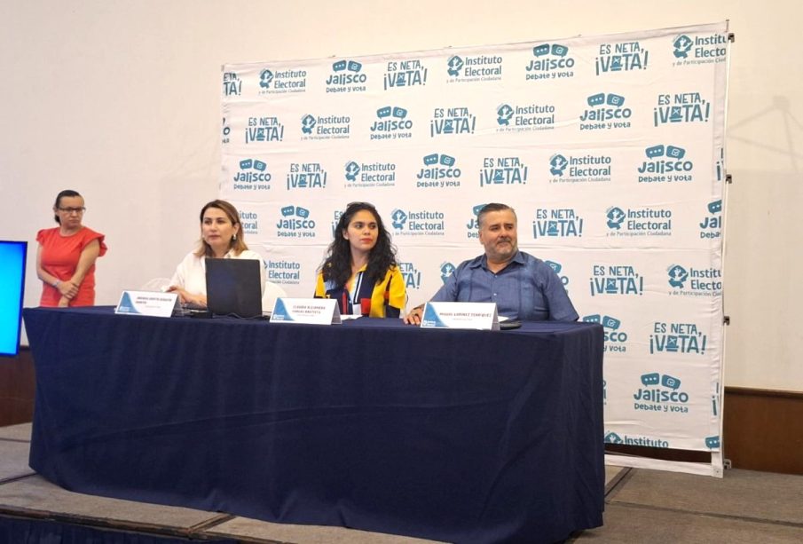 Consejeros del IEPC en rueda de prensa