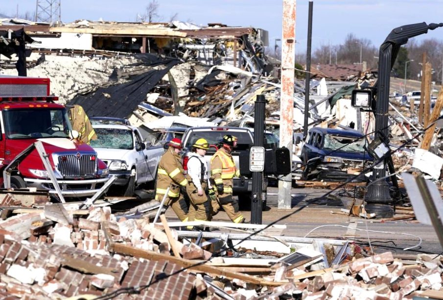 Destrucción tras tornados y tormentas en EU