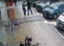 Cámaras de seguridad captan asalto en Plaza Caracol (Videos)