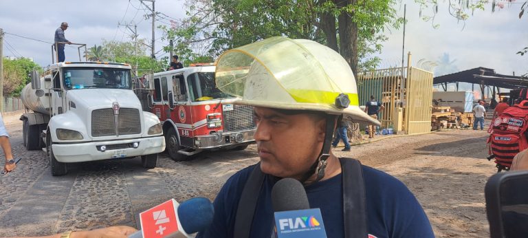 Capitan de Bomberos en entrevista