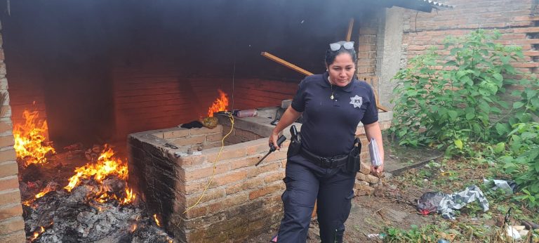 Incendio en centro de El Pitillal alarma a vecinos