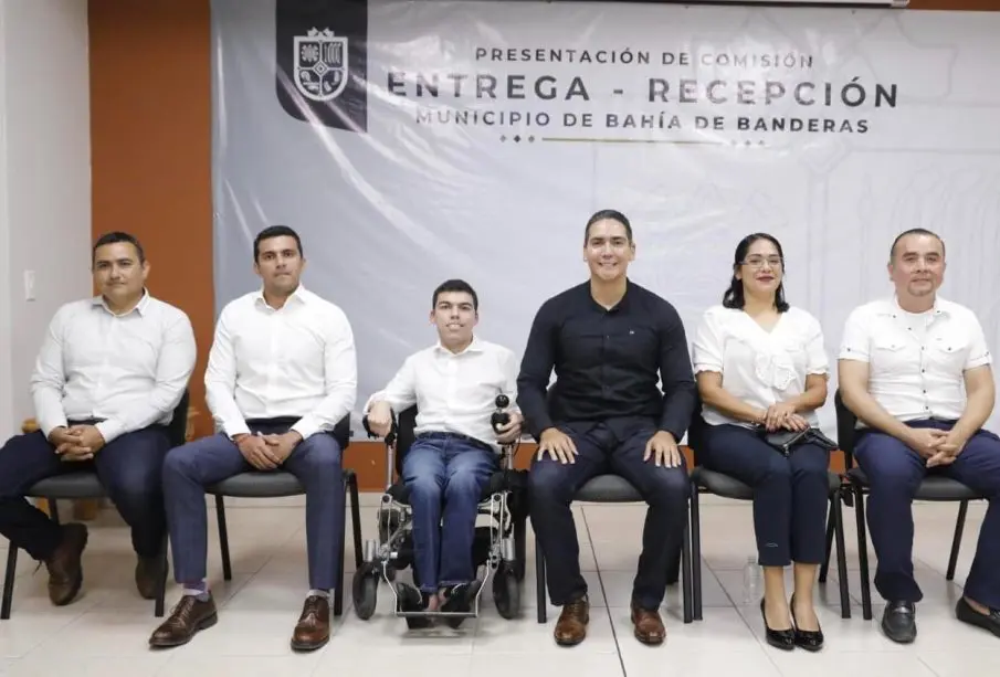 Héctor Santana desconoce normas en entrega-recepción
