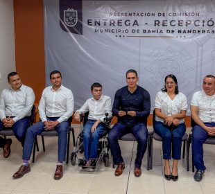 Héctor Santana presenta equipo para transición de gobierno