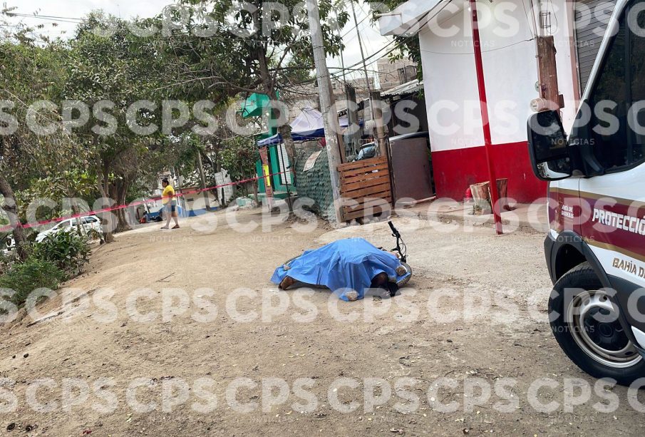 Hombre muere en plena calle de Bucerías