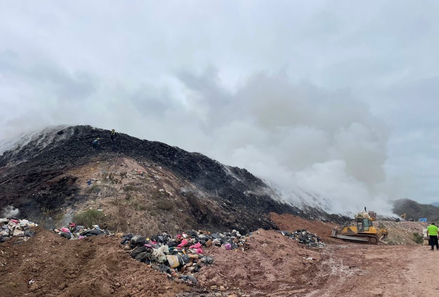 Incendio en relleno sanitario Rincón de Guayabitos, incontrolable