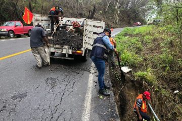 Reblandecimiento de tierra en kilómetro 54, federal 200, reparado