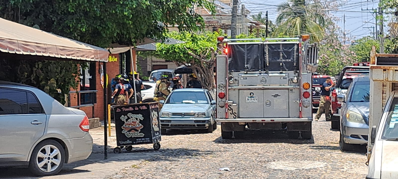 Incendio moviliza a Bomberos: Arde chimenea en restaurante de Puerto Vallarta