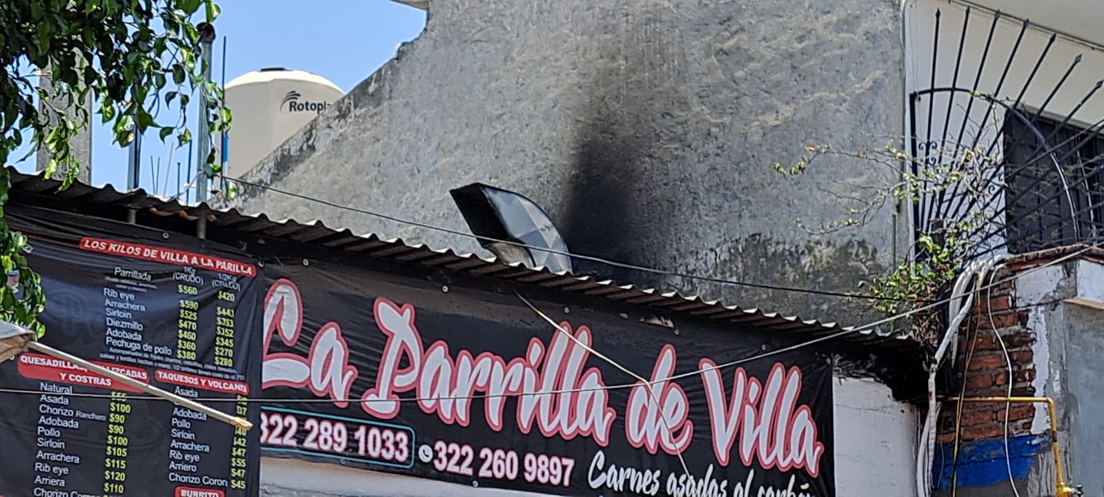 Incendio moviliza a Bomberos: Arde chimenea en restaurante de Puerto Vallarta
