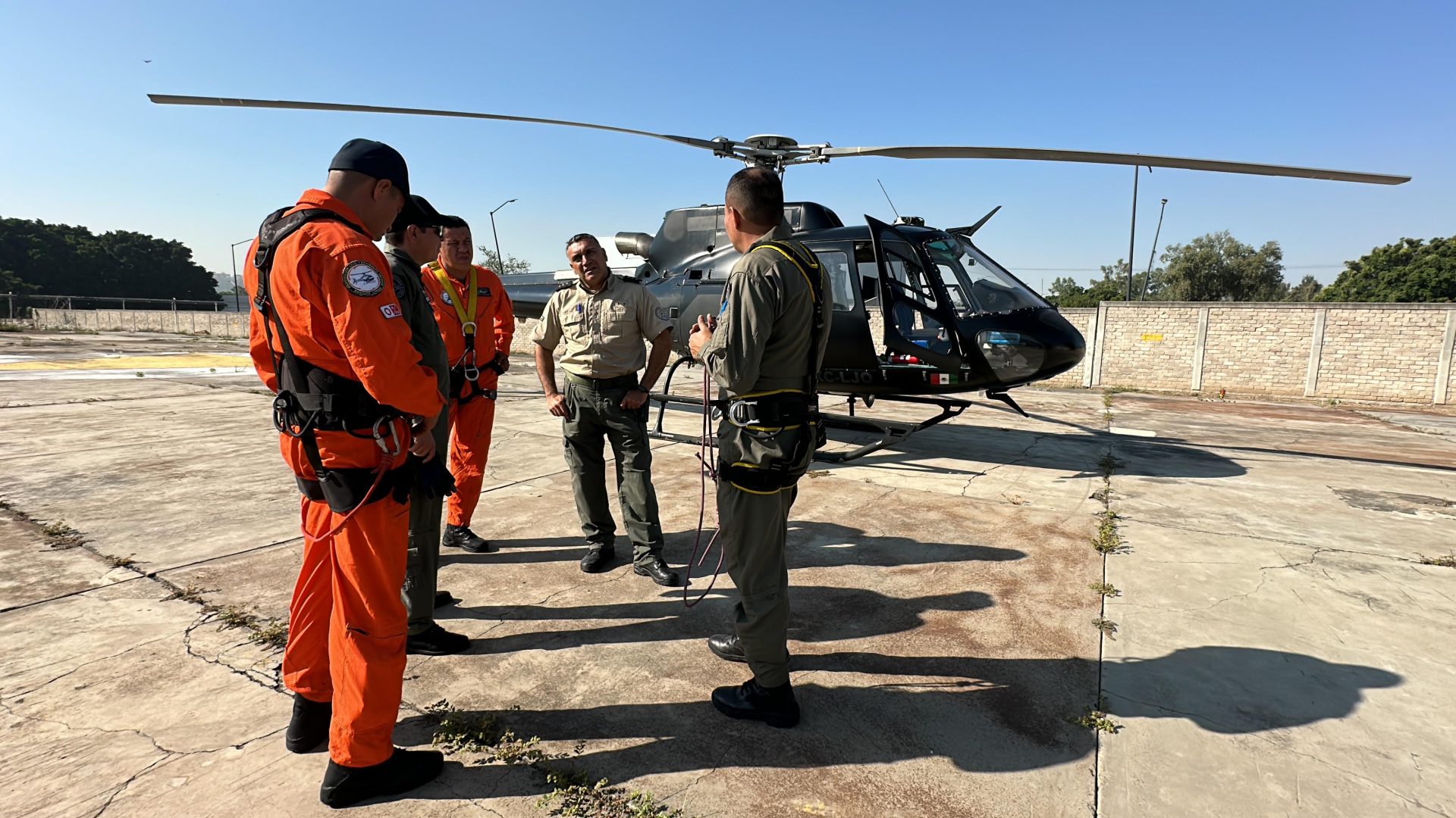 Localizan el cadáver de una mujer en barranca de Tequila