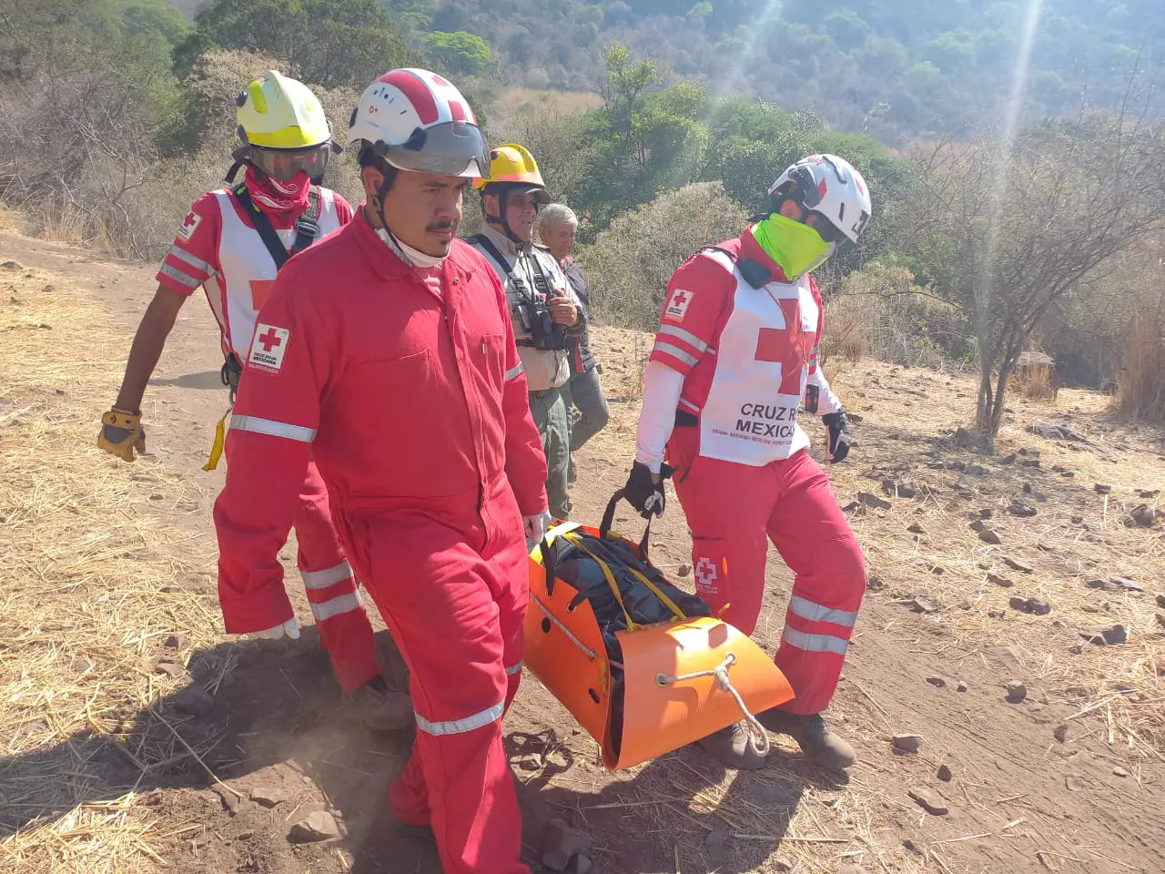 Localizan el cadáver de una mujer en barranca de Tequila