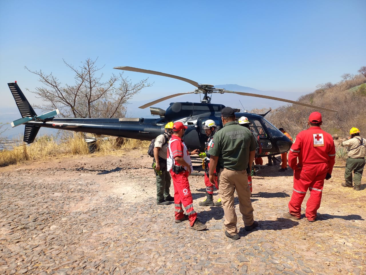 Localizan el cadáver de una mujer en barranca de Tequila