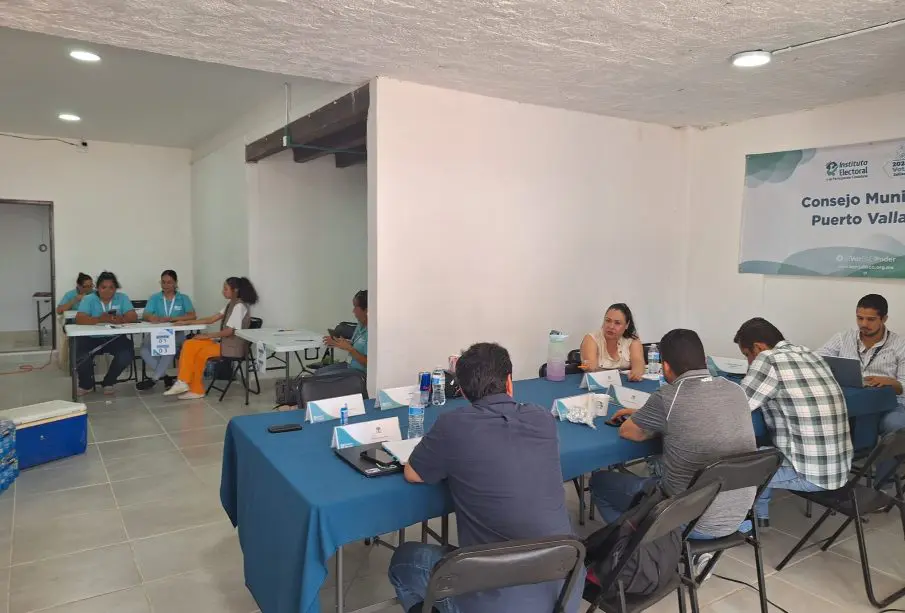 Recuento de 131 y cotejo de 250 casillas en el Consejo Municipal Electoral de Vallarta