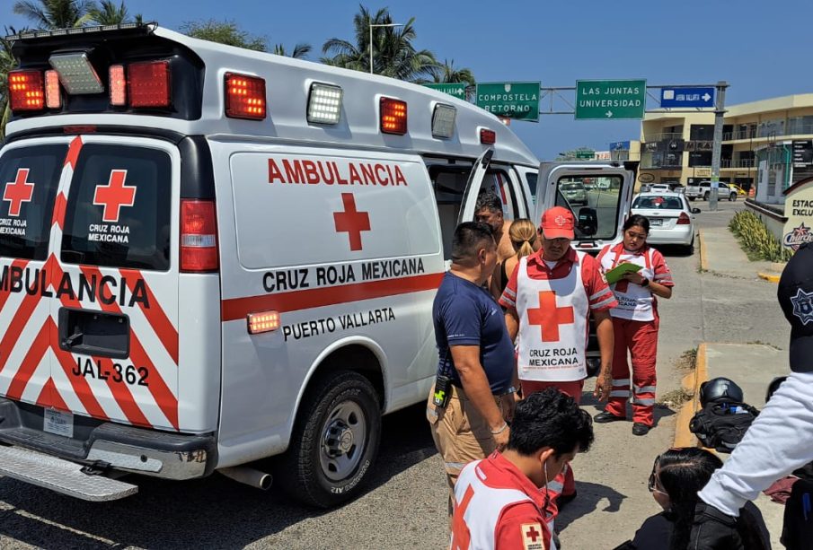 ¡Accidente! Chocan moto y auto en el retorno de Las Juntas