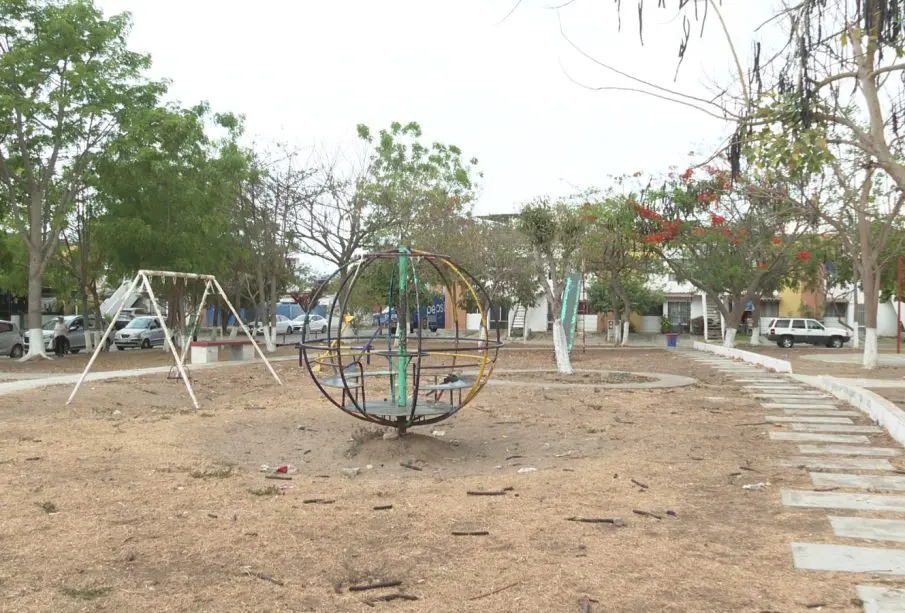 Abandonado el parque del Fraccionamiento Verde Vallarta