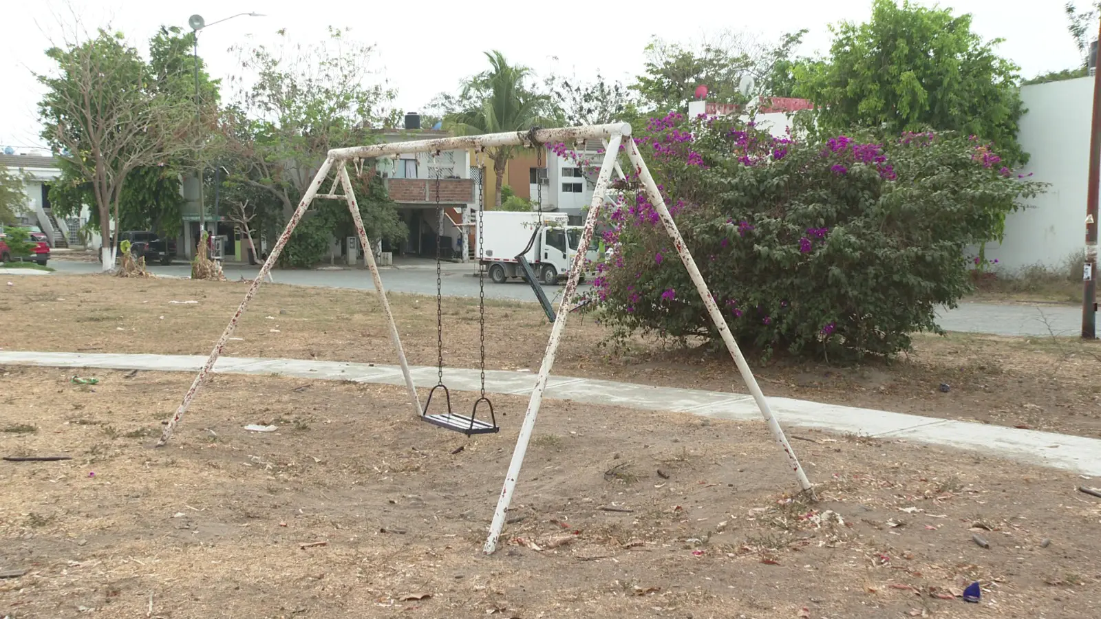 Abandonado el parque del Fraccionamiento Verde Vallarta