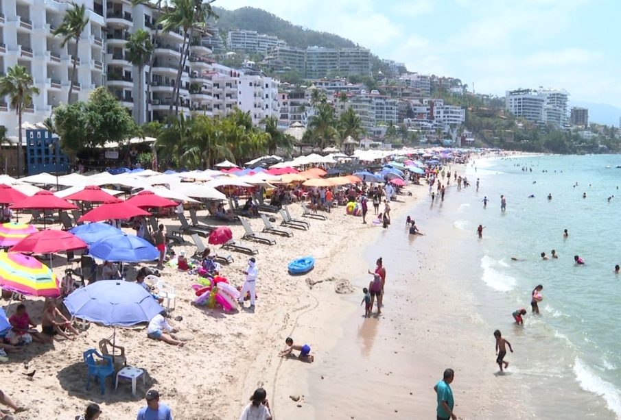 Turistas en hoteles de Vallarta