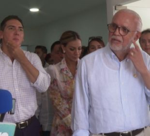 Recibe Héctor Santana regaño en público de Navarro Quintero