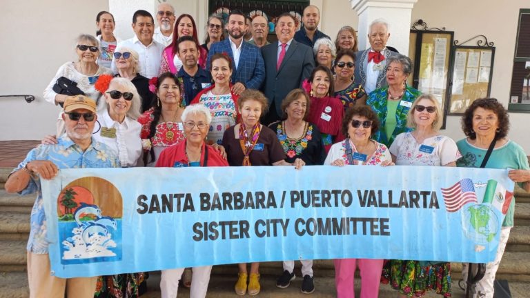 Munguía viajó a Santa Bárbara, con comité de Ciudades Hermanas