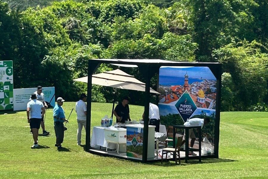 Importantes empresarios del país en torneo de golf en Vallarta