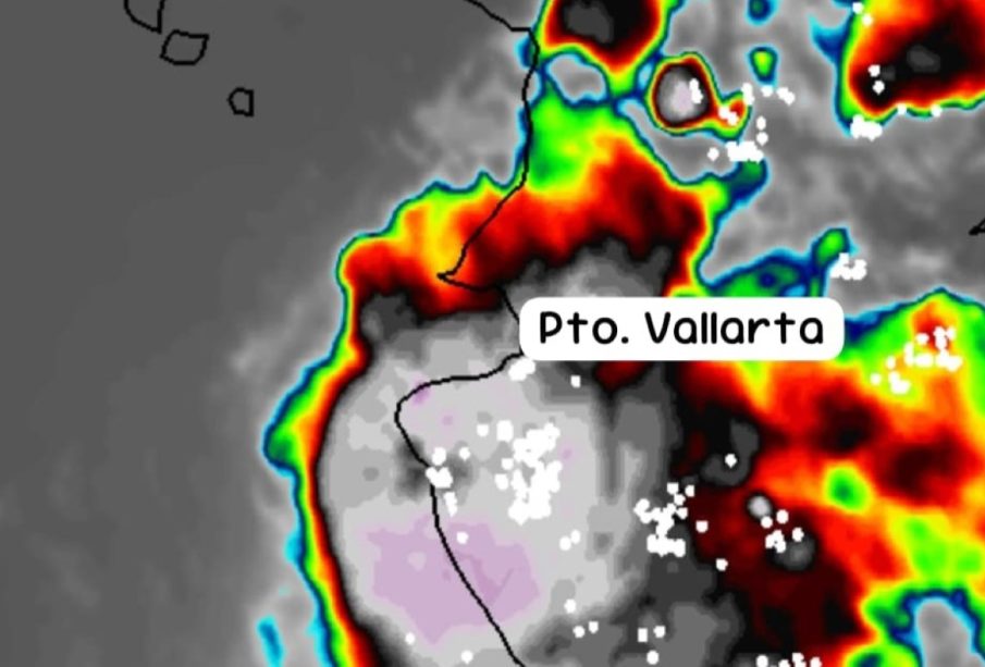 Núcleo de tormenta se acerca a la Bahía de Banderas