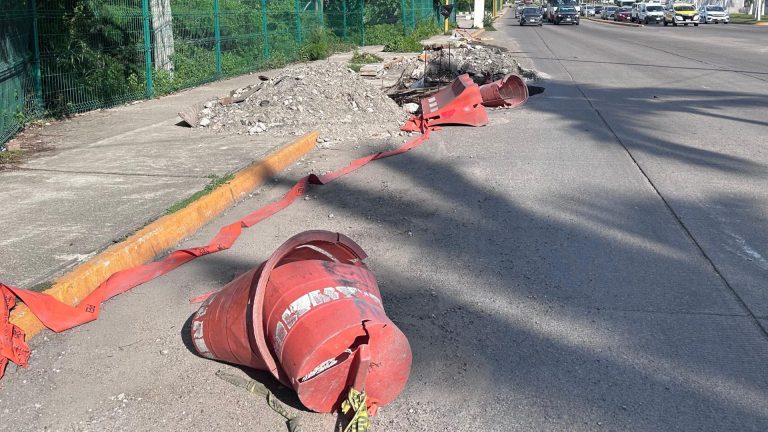 Denuncian Obra Inconclusa de Telmex en Avenida de Ingreso