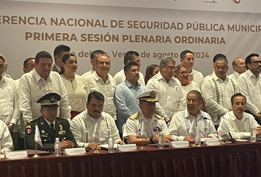 Alcalde de Puerto Vallarta Pepe Martínez ahora viajó a Veracruz