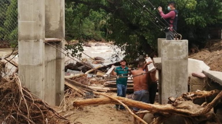 Ante riesgo por huracán en Puerto Vallarta están listos Protección Civil