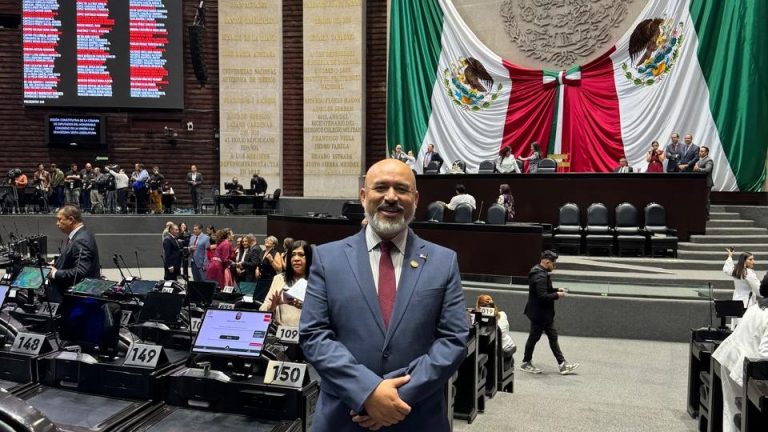 Bruno Blancas rindió protesta como diputado federal reelecto