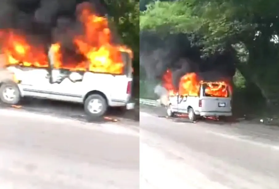 Camioneta incendiada