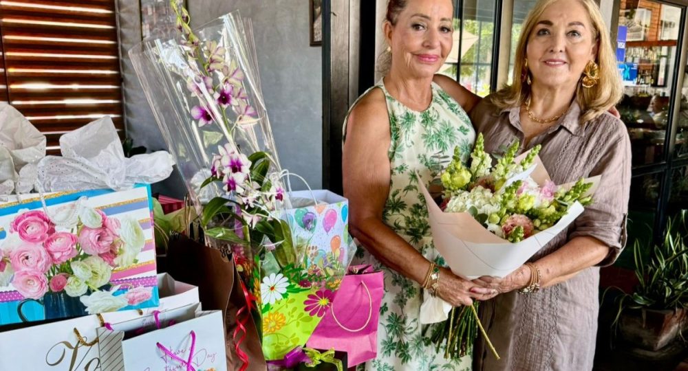 Ofelia Contreras muy festejada en su cumpleaños