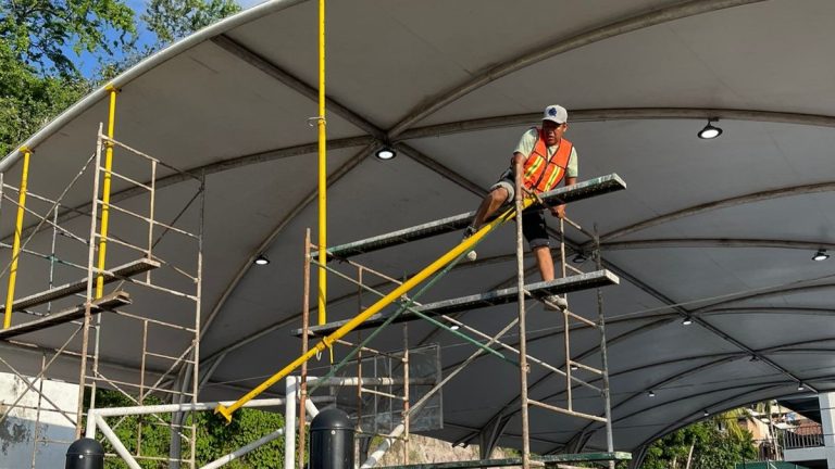 Peligrosa escuela en Puerto Vallarta ya es rehabilitada, Agua Azul